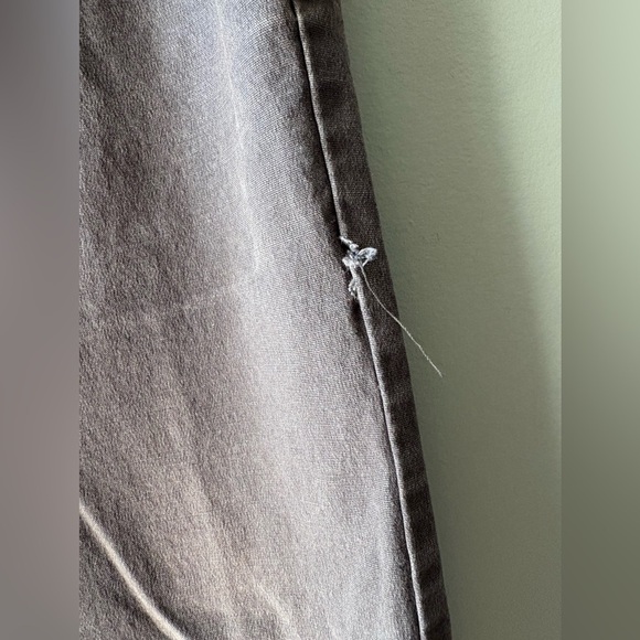 Prana men’s jeans 30Wx32L, dark brown/blackish color. Slim fit - Picture 2 of 6